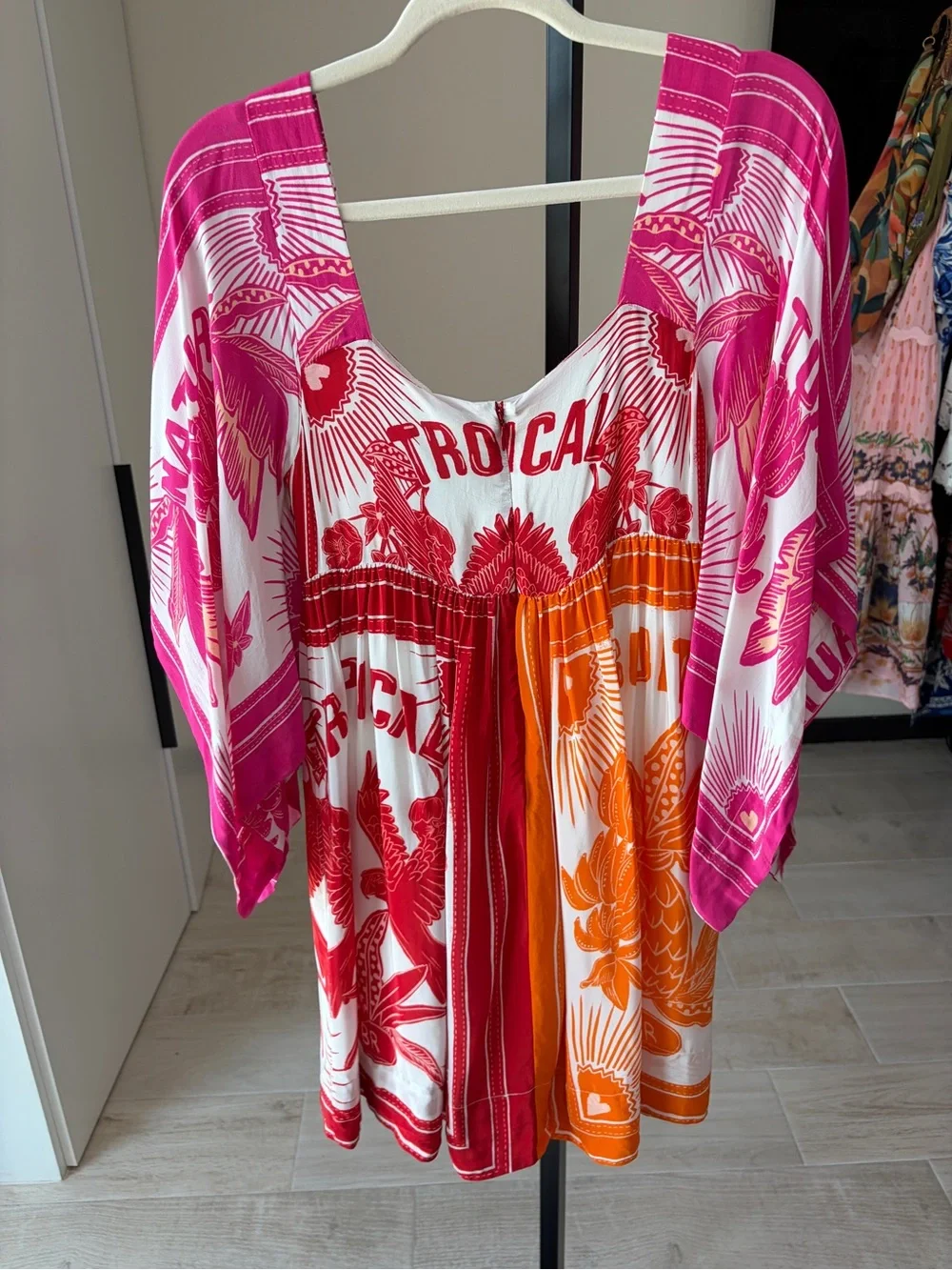 Farm Rio: Tropical dream mini dress - Picture 3 of 13
